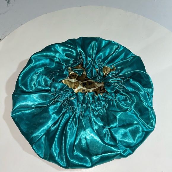 Teal Satin Hair Bonnet with Leopard Print - Picture 1 of 2